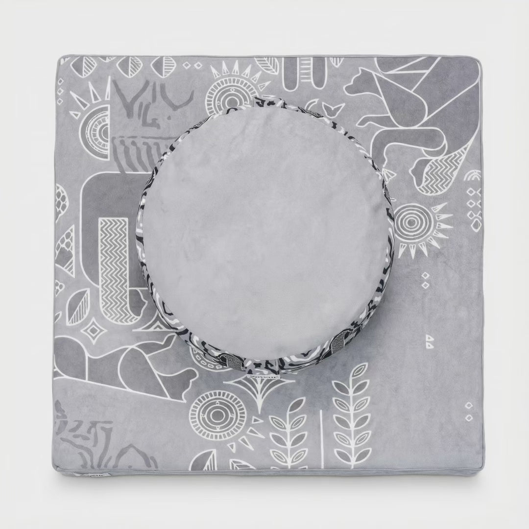 Product video highlighting a meditation cushion designed for yoga and mindfulness, showing texture, shape, and ergonomic support.